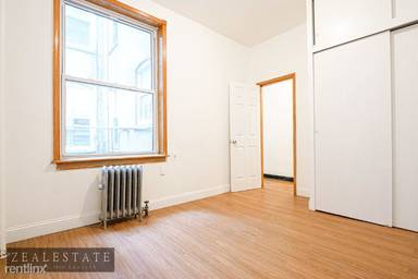 Main picture of 990 Bushwick Ave
