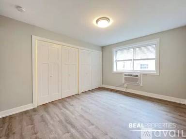 Main picture of 530 W Surf St