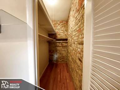 Main picture of 1216 N Dearborn St