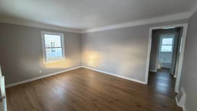 Main picture of 4195 Lyons Ave