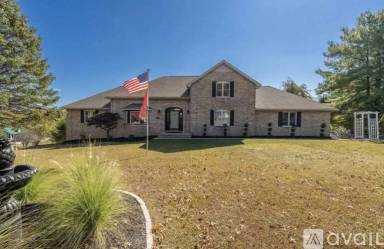 Main picture of 473 Canterbury Dr