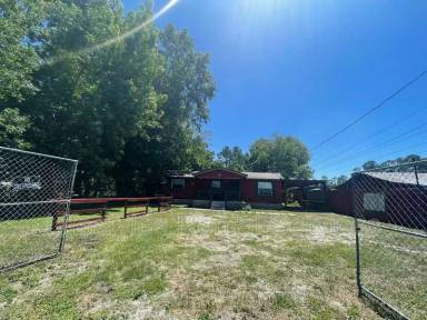 Main picture of 10416 103rd St