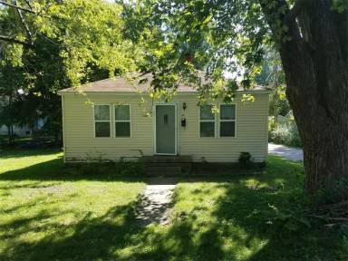 Main picture of 804 N Willis Ave