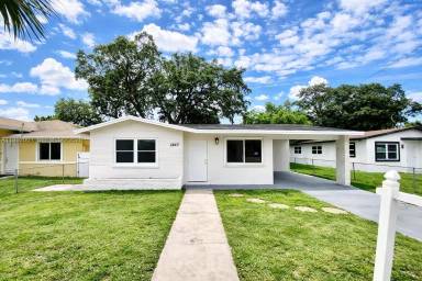 Main picture of 2840 NW 8th St