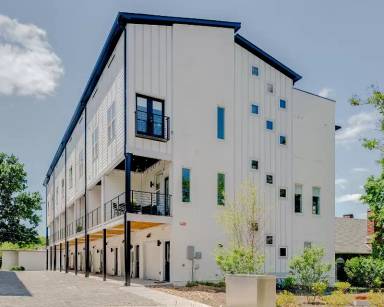 Main picture of 2001 Convent Pl