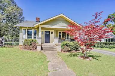 Main picture of 11 Perry Rd