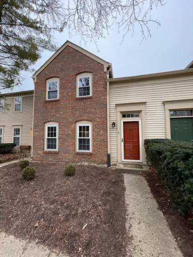 Main picture of 8 Woodsview Ln