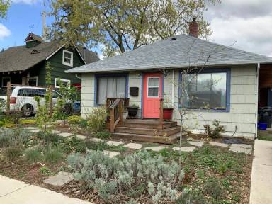 Main picture of 2271 Emerald St