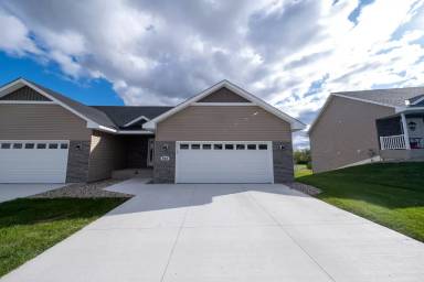 Main picture of 568 4th Circle Dr SE