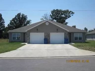 Main picture of 3303 S Kenser