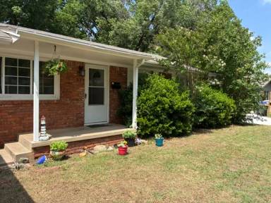 Main picture of 511 Manor Dr