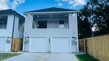 Main picture of 8404 De Priest St