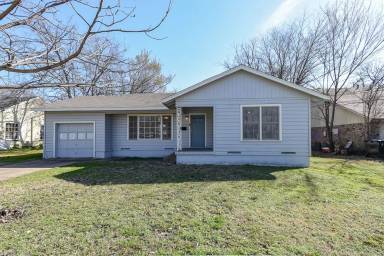 Main picture of 3909 Johnson St