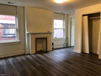 Main picture of 3211 Niagara St