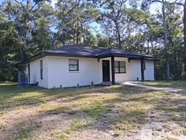 Main picture of 567 School St