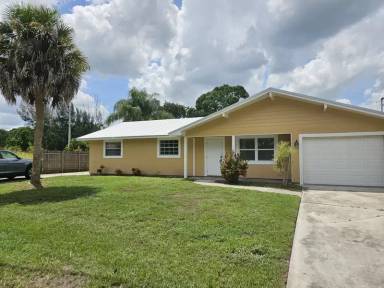 Main picture of 6107 Hickory Dr