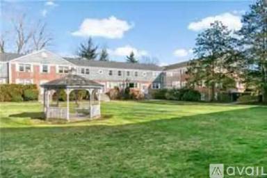Main picture of 907 Palmer Ave