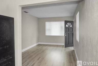 Main picture of 7219 Rhode Island Dr E