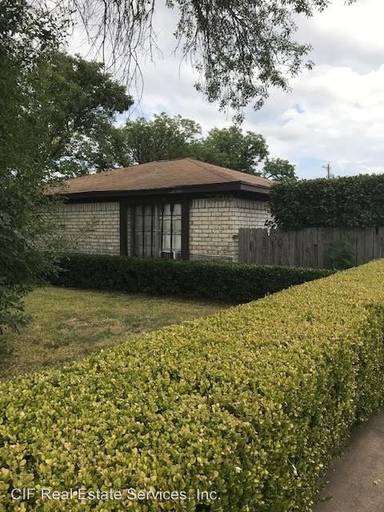 Main picture of 7300 Sanger Ave