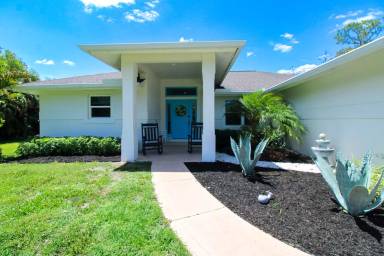 Main picture of 721 Logan Blvd S