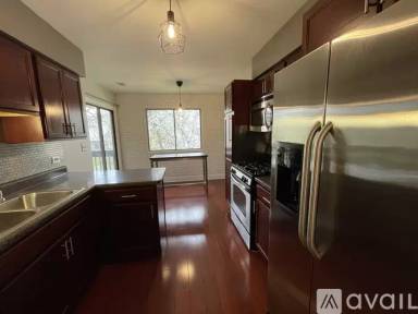 Main picture of 1200 Knottingham Ct