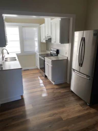 Main picture of 301 College St