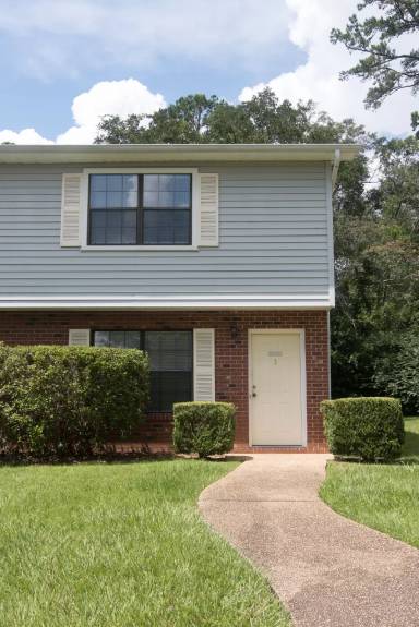 Main picture of 2412 Fred Smith Rd