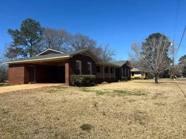 Main picture of 3820 65th Ave