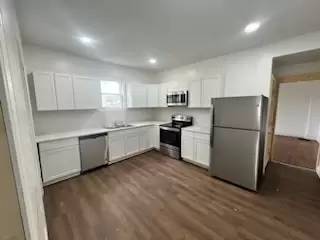 Main picture of 715 Park Ave