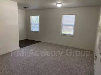 Main picture of 3459 SE Girard St