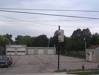 Main picture of 587 Sports St