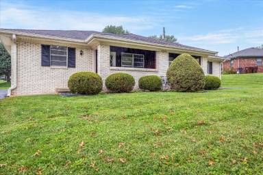 Main picture of 4041 Victoria Way