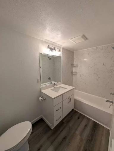 Main picture of 1420 1/2 Summers Ln