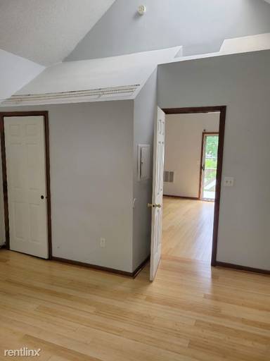 Main picture of 5828 Highland Ave
