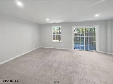Main picture of 901 Arnold Place Dr