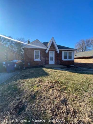 Main picture of 1329 N Florissant Rd