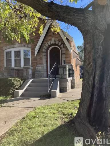 Main picture of 6430 Bancroft Ave
