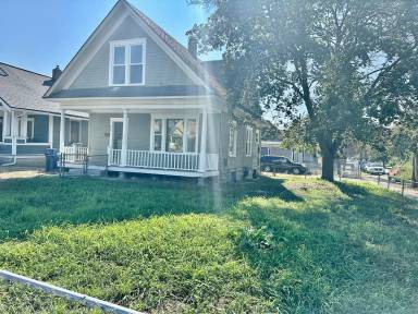 Main picture of 627 W Montgomery Ave