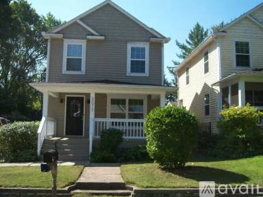 Main picture of 3073 Moss St