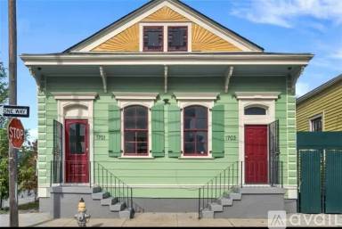 Main picture of 1701 Henriette Delille St