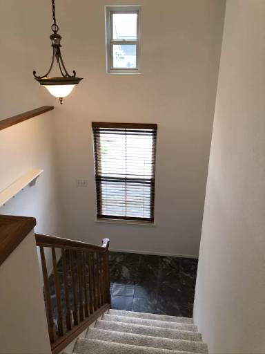 Main picture of 1041 Helm Ln