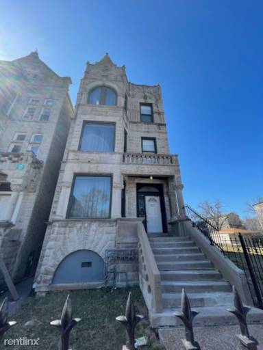 Main picture of 1124 S Richmond St