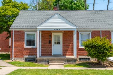 Main picture of 1990 Victoria Ave