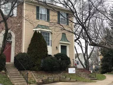 Main picture of 9602 Blake Ln