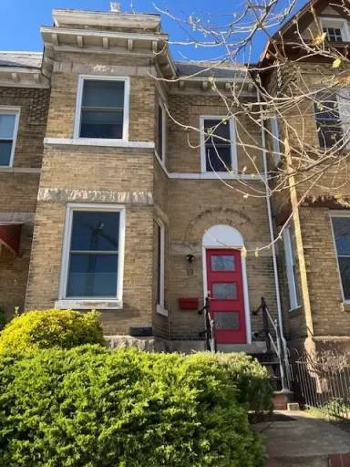 Main picture of 10 Q St NE