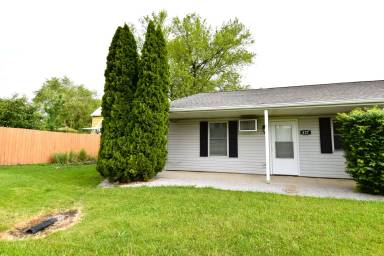 Main picture of 413 W 8th St