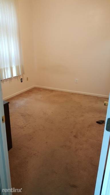 Main picture of 33540 Palm Dr