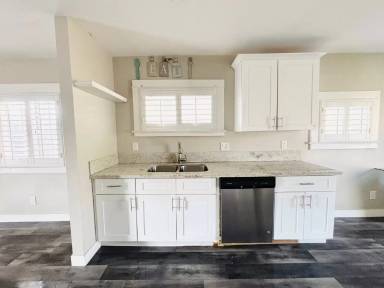 Main picture of 2501 N Sierra Way