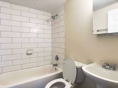 Main picture of 909 SW 5th Ave