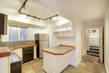 Main picture of 1038 Lakeview Blvd E